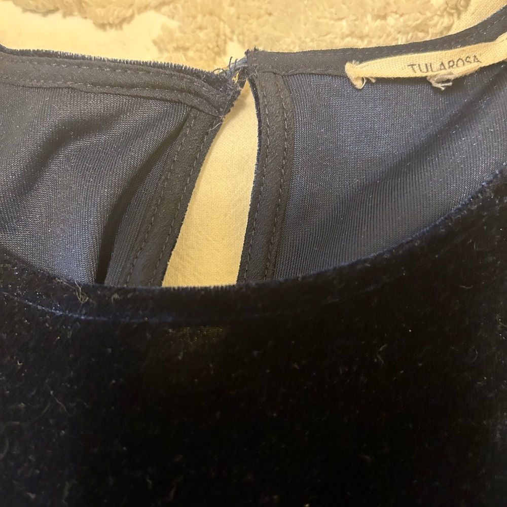 Ladies velvet top, excellent condition.